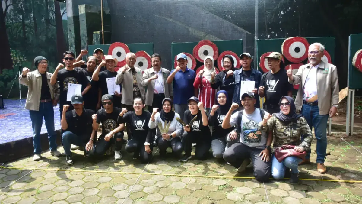 Sumedang Jadi Pelopor Kejuaraan Lempar Pisau dan Kampak Sumedang Jadi Pelopor Kejuaraan Lempar Pisau dan Kampak