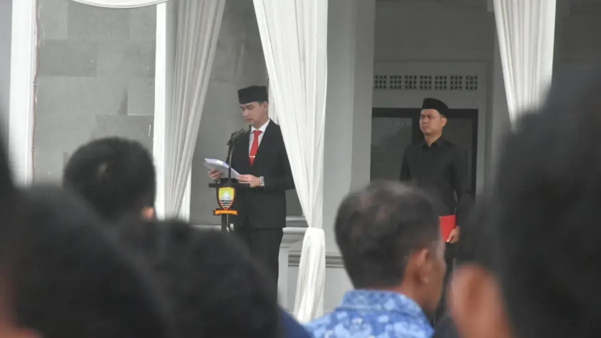 Wakil Bupati Sumedang M. Fajar Aldila memimpin Upacara Peringatan Hari Pendidikan Nasional (Hardiknas) Tahun 2