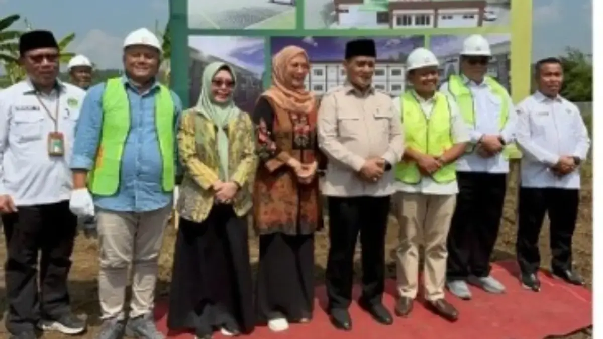 Ketua Komisi III DPRD Kabupaten Sumedang, H. Endang Taufiq FR, S.H.I., M.Pd. (kedua dari kiri), dan Wakil Ment