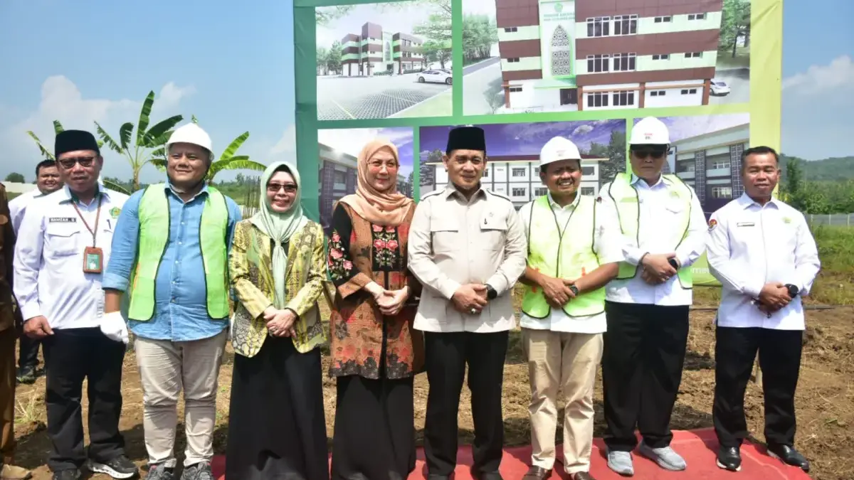 Ground  Breaking Madrasah Aliyah Negeri (MAN) Insan Cendekia (IC) Sumedang di Desa Sakurjaya, Kecamatan Ujungj