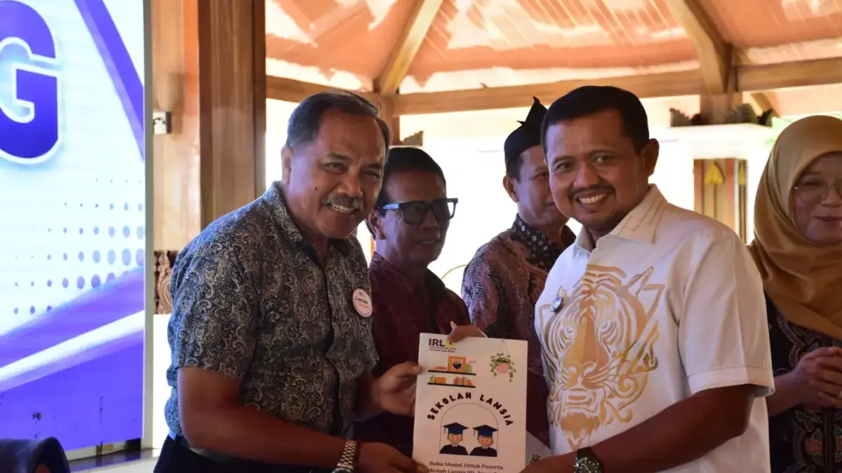 Sekolah LINGGA, Wujudkan Sumedang Ramah Lansia, Bupati Dony: Sebuah Penghormatan Sekolah Lansia LINGGA, Wujudkan Sumedang Ramah Lansia, Bupati Dony: Sebuah Penghormatan bagi Para Lansia