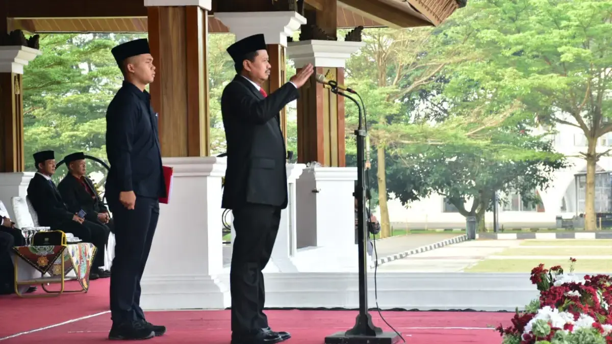 Harkitnas 2026, Bupati Sumedang: Lepaskan Diri dari Ketertinggalan Bupati Sumedang Dony Ahmad Munir memimpin Upacara Peringatan Hari Kebangkitan Nasional (Harkitnas) Ke-118 Tahu