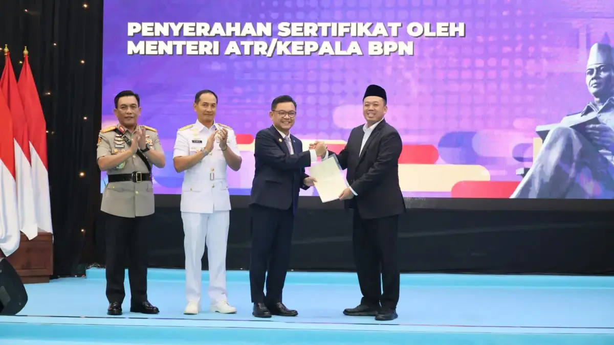 Serahkan Sertipikat Hak Pakai untuk Lemhannas RI, Menteri Nusron: Perkuat Kepastian Hukum Aset Negara Serahkan Sertipikat Hak Pakai untuk Lemhannas RI, Menteri Nusron: Perkuat Kepastian Hukum Aset Negara