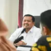 Bupati Dony saat memberikan arahan pada acara Penyerahan Bantuan Peralatan Audio Visual bagi Kelompok Informas