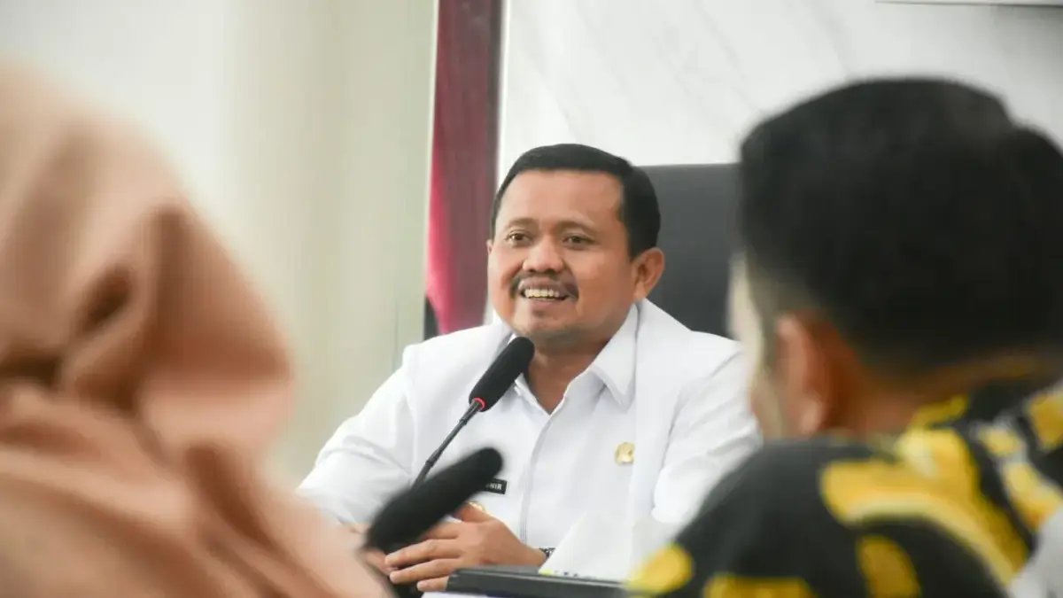 Dony Ahmad Munir: KIM harus Jadi Garda Terdepan Penyaring Informasi dan Penangkal Hoaks Bupati Dony saat memberikan arahan pada acara Penyerahan Bantuan Peralatan Audio Visual bagi Kelompok Informas