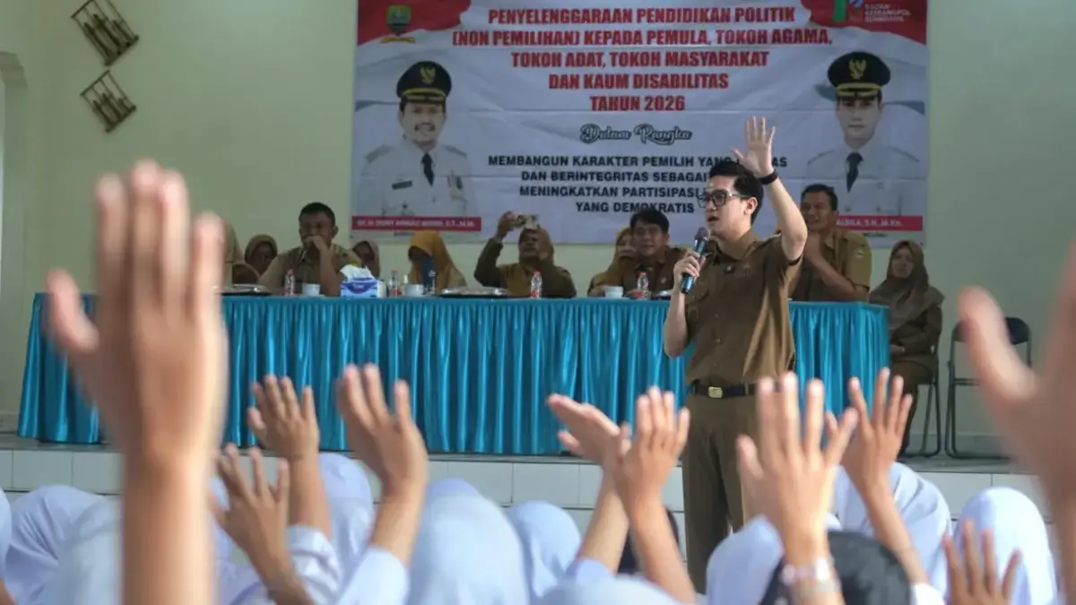 Wakil Bupati Sumedang M. Fajar Aldila saat memberikan materi pendidikan politik \"Peran Generasi Muda dalam Mem
