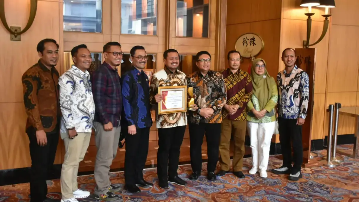 Bupati Dony Raih Disway Top Regional Leader Award 2026 Bupati Dony Raih Disway Top Regional Leader Award 2026