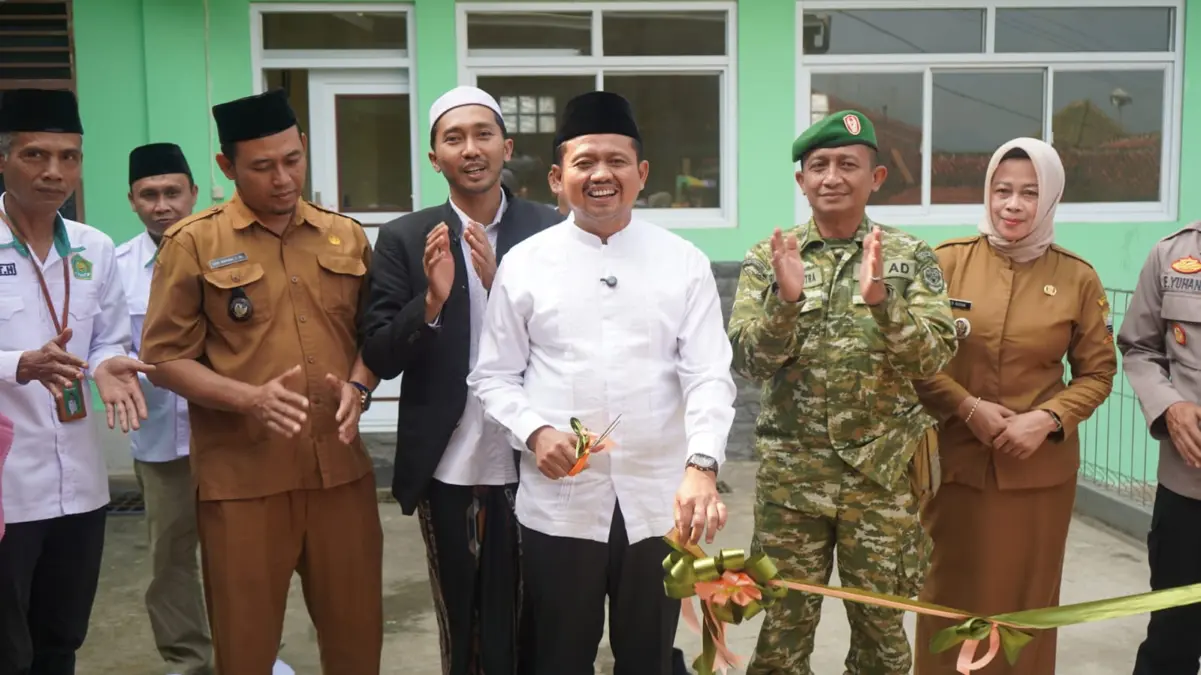 Resmikan Madrasah Pesantren Miftahus Sa’adah. Dony: Membentuk Pribadi Berakhlak Karimah Resmikan Madrasah Pesantren Miftahus Sa’adah. Dony: Membentuk Pribadi Berahlakul Krimah