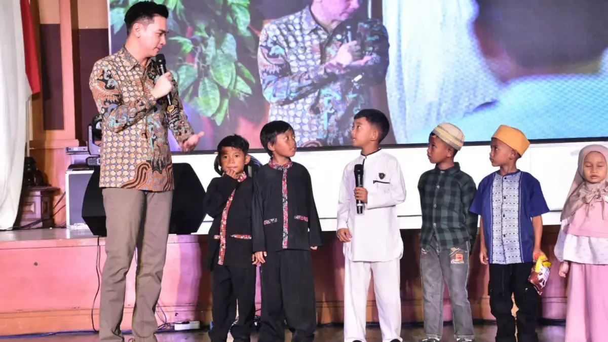 Muharram Jadi Momentum Menebar Bahagia, Fajar: Anak Yatim adalah Masa Depan Sumedang Muharram Jadi Momentum Menebar Bahagia, Fajar: Anak Yatim adalah Masa Depan Sumedang