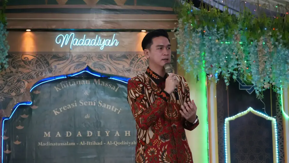 Wabup Fajar saat memberikan sambutan pada acara Khitanan Masal dalam rangka Peringatan Tahun Baru Islam 1448 H