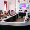 Rapat Koordinasi Penertiban PKL dan Bangunan Liar yang dipimpin Wakil Bupati Sumedang M. Fajar Aldila di Ruang