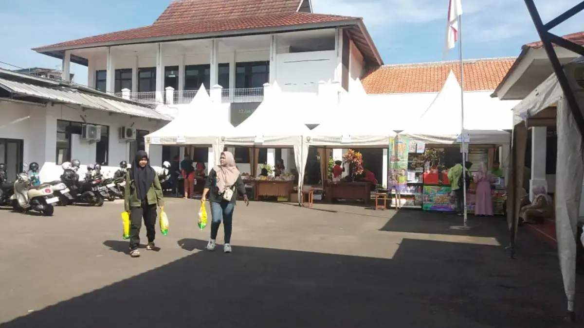 Pemerintah Kabupaten Sumedang Gelar Bazar Murah untuk Stabilkan Harga Bahan Pokok Pemerintah Kabupaten Sumedang Gelar Bazar Murah untuk Stabilkan Harga Bahan Pokok