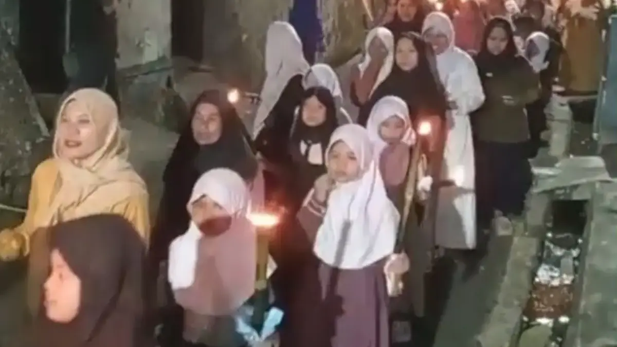 Desa Cipanas Menyambut Tahun Baru Islam dengan Pawai Obor Desa Cipanas Menyambut Tahun Baru Islam dengan Pawai Obor