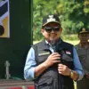 Bupati Sumedang H. Dony Ahmad Munir Senin, (6/7/2026) meninjau langsung lokasi pembangunan bendung yang menjad