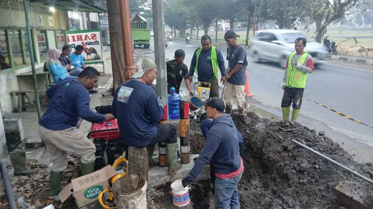 Bukan Pipa JDU 10 Inch, Perumda Tirta Medal Klarifikasi Kebocoran Pipa 2 Inch di Sumedang Utara Bukan Pipa JDU 10 Inch, Perumda Tirta Medal Klarifikasi Kebocoran Pipa 2 Inch di Sumedang Utara