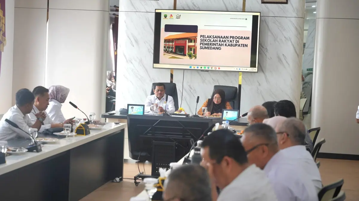 Bupati Paparkan Kesiapan Pembangunan Sekolah Rakyat di Hadapan Tim Monitoring KPK Bupati Paparkan Kesiapan Pembangunan Sekolah Rakyat di Hadapan Tim Monitoring KPK