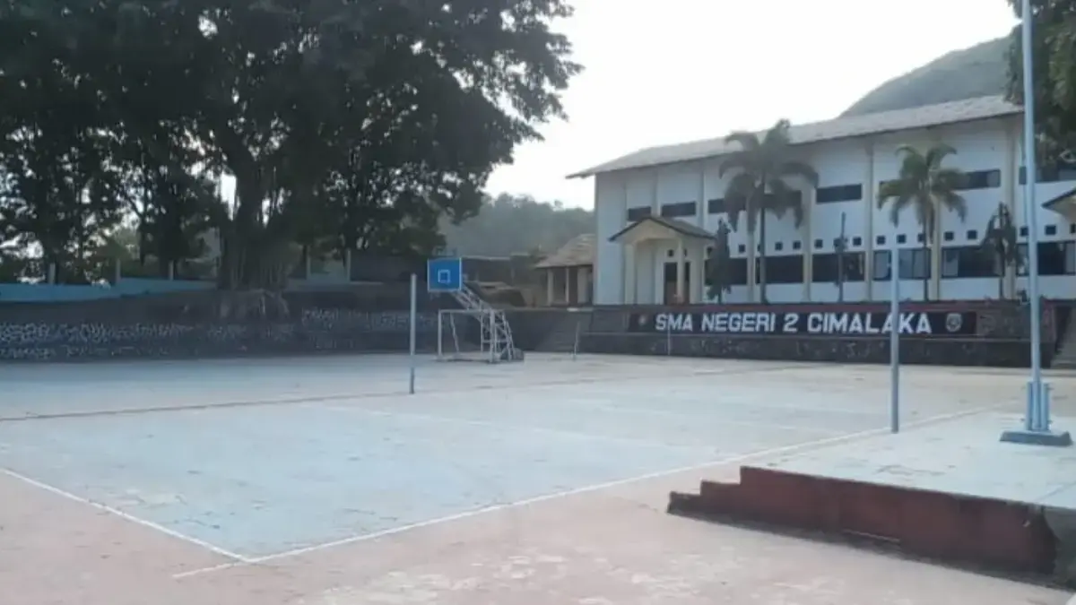 Debu Tambang Menyelimuti Sekolah, Aktivitas Belajar di Cimalaka Terganggu Polusi Galian C Sumedang
