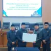 DPRD Sahkan Dua Raperda Strategis, Sidik Ja’far: Pastikan Uang Rakyat Tepat Sasaran dan Pilkades Berjalan Demo