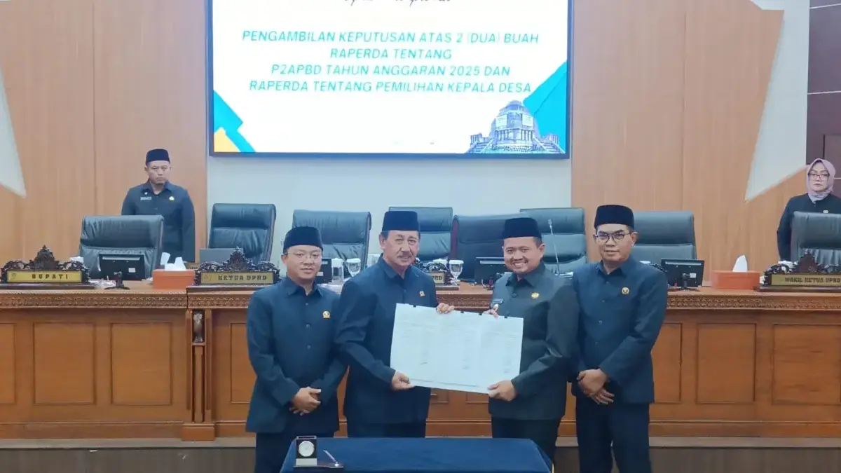 DPRD Sahkan Dua Raperda Strategis, Sidik Ja’far: Pastikan Uang Rakyat Tepat Sasaran dan Pilkades Berjalan Demo