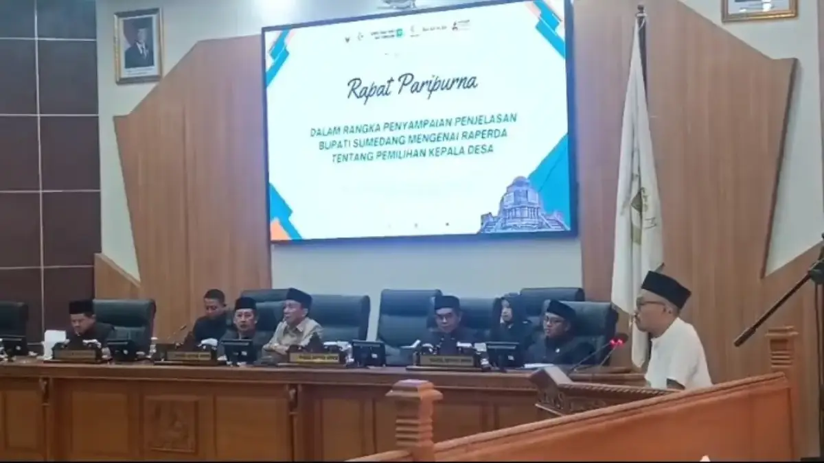 DPRD Mulai Bahas Raperda, Sidik Jafar: Regulasi yang Lahir harus Mampu Menjamin Pilkades yang Demokratis DPRD Kabupaten Sumedang secara resmi mengawali pembahasan Rancangan Peraturan Daerah (Raperda), tentang Pemili