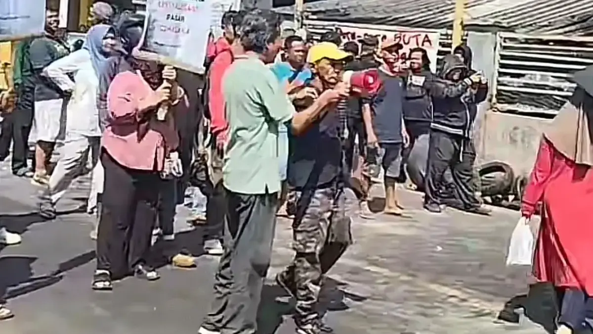 Warga Cimalaka Gelar Aksi Protes Tolak Revitalisasi Pasar, Minta Pemerintah Dengarkan Aspirasi Pedagang