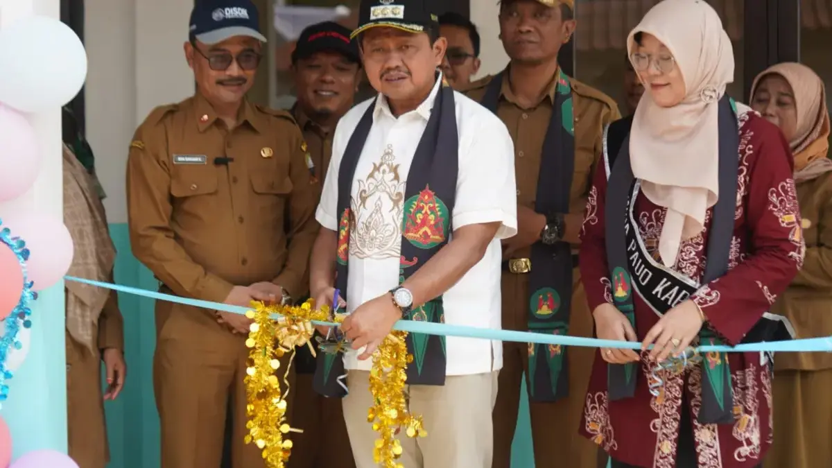 Bupati Dony Resmikan TK Negeri Sartika, Wujud Pemerataan Layanan Pendidikan di Wilayah Perbatasan -Bupati Sumedang H. Dony Ahmad Munir meresmikan TK Negeri Sartika yang berlokasi di Dusun Palasah, Desa Ciawit