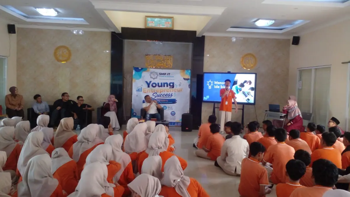 Gambaran Kegiatan YES Preneur Club SMP IT Insan Sejahtera Gambaran Kegiatan YES Preneur Club SMP IT Insan Sejahtera