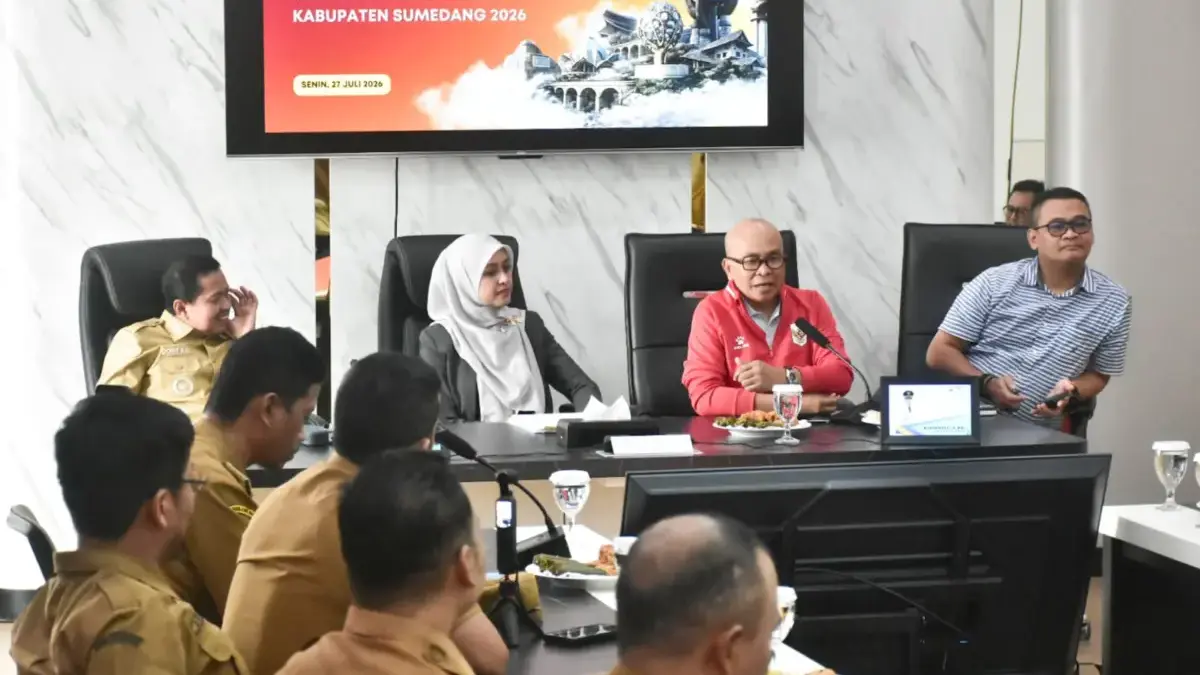 Bupati Sumedang H. Dony Ahmad Munir, para peserta juga memperoleh motivasi dari penulis nasional Kang Maman se