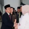 Wakil Ketua DPRD Kabupaten Sumedang, Ruli Aditia, menghadiri undangan pelantikan Kepala Desa Cintamulya Kecama