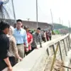Setelah TPT Dibangun, Wabup Janjikan Rehab Toilet: Kalau Ada Kendala segera Lapor ke Disdik