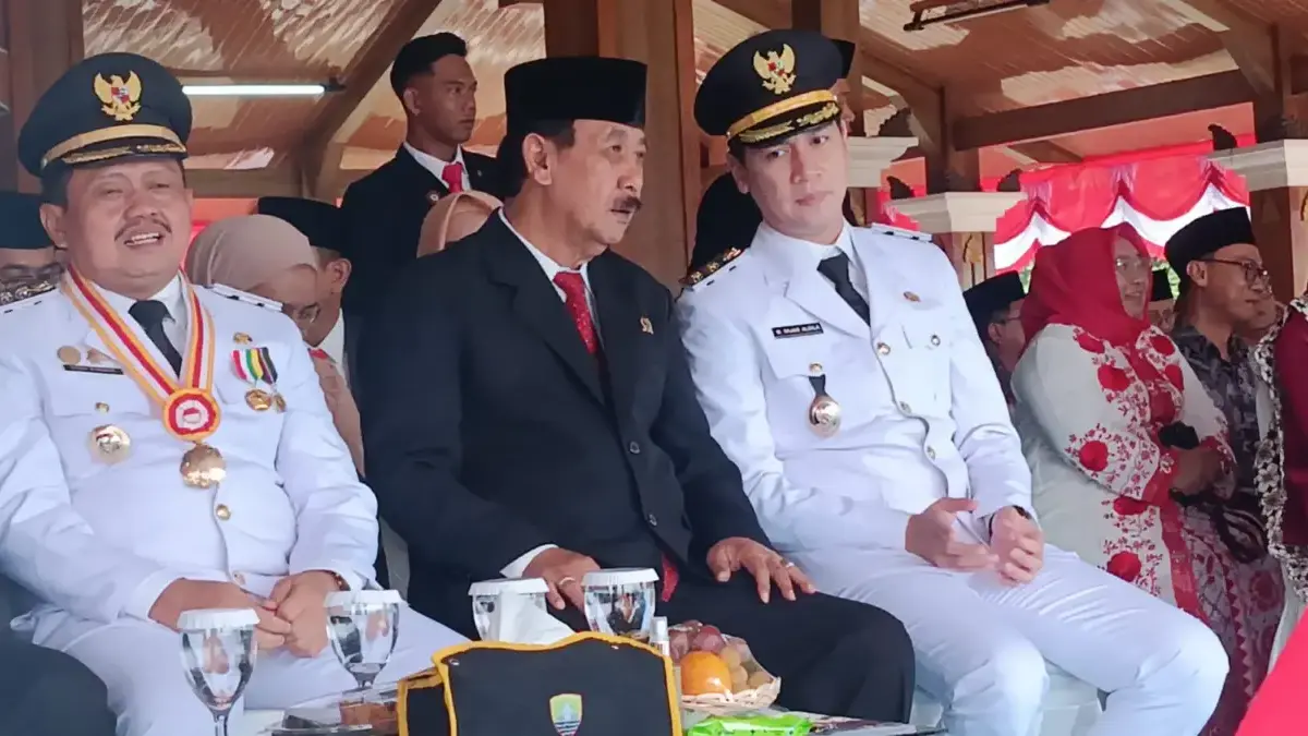 Peringatan HUT RI ke-81, Ketua DPRD Ajak Warga Jaga Persatuan dan Semangat Gotong Royong Peringatan Hari Ulang Tahun Kemerdekaan Republik Indonesia ke-81 tingkat Kabupaten Sumedang berlangsung khidma