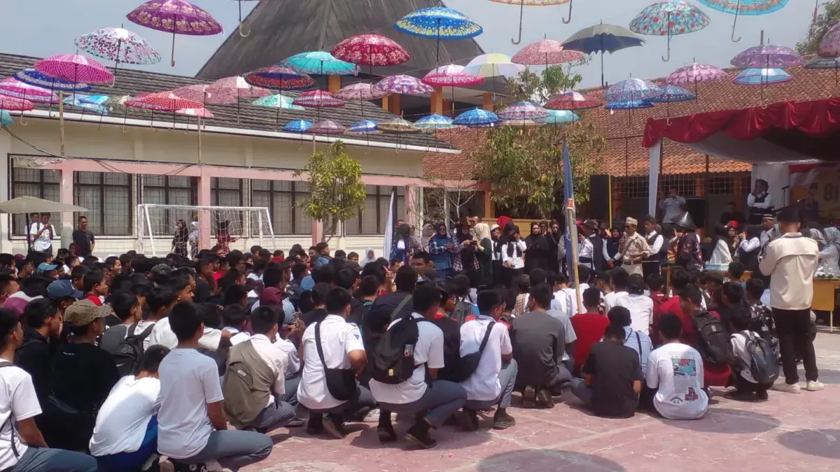 SMKN 1 Sumedang Merayakan Milangkala ke-63 dengan Kekeluargaan dan Kebersamaan SMKN 1 Sumedang Merayakan Milangkala ke-63 dengan Kekeluargaan dan Kebersamaan