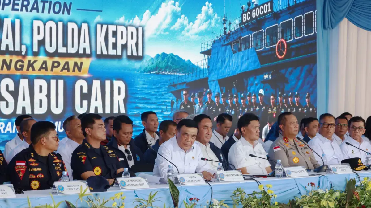 2,6 Ton Metamfetamin Cair Disita dari Kapal Berbendera Tanzania di Karimun 2,6 Ton Metamfetamin Cair Disita dari Kapal Berbendera Tanzania di Karimun