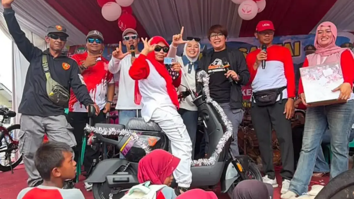 Gebyar HUT RI Ke 81 Desa Licin, Gerak Jalan Sehat Pererat Kebersamaan Warga