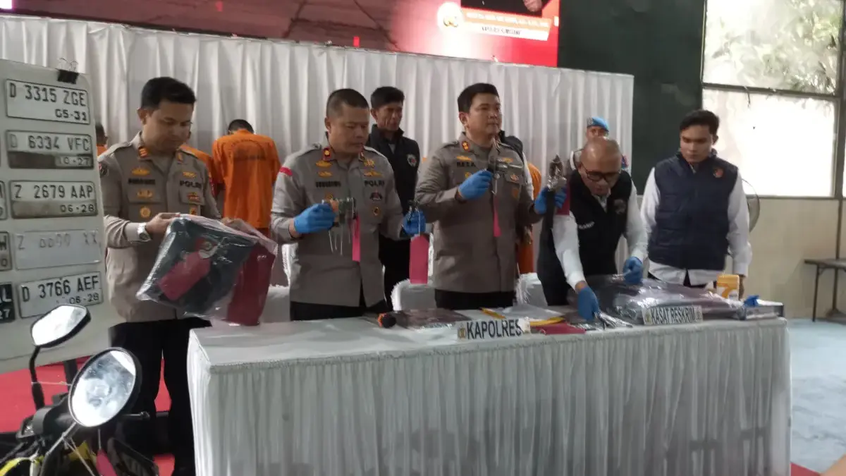 Polres Sumedang Ringkus Komplotan Maling Motor Jaringan Lampung Polres Sumedang Ringkus Komplotan Maling Motor Jaringan Lampung