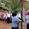 Untuk pertama kalinya dalam sejarah, upacara detik-detik Proklamasi Kemerdekaan RI digelar di tingkat RW. 
