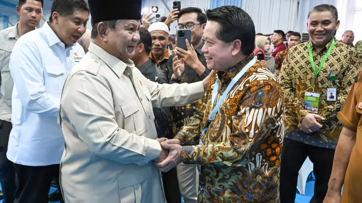 Presiden Prabowo Pimpin Akad Massal, BRI Perkuat Peran sebagai Penggerak Ekonomi Kerakyatan melalui Pembiayaan Presiden Prabowo Pimpin Akad Massal, BRI Perkuat Peran sebagai Penggerak Ekonomi Kerakyatan melalui Pembiayaan