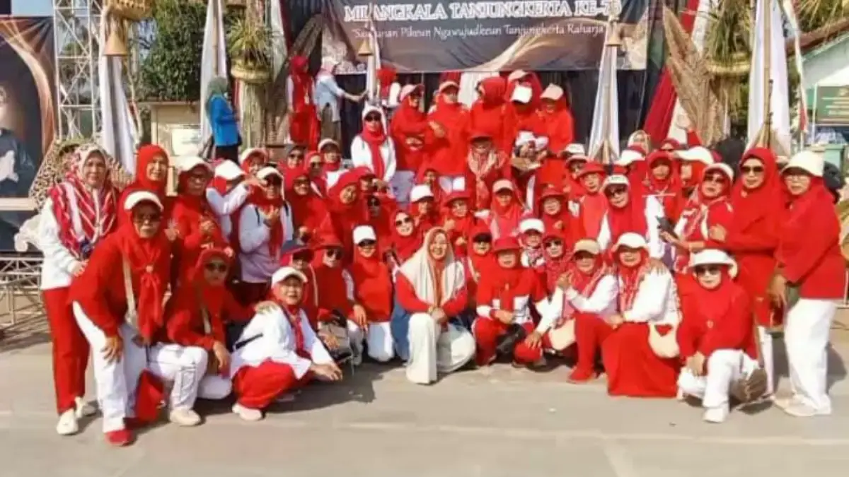 Sambut Milangkala ke-76 Tanjungkerta, Ibu-Ibu Antusias Ikuti Senam Bersama Sambut Milangkala ke-76 Tanjungkerta, Ibu-Ibu Antusias Ikuti Senam Bersama