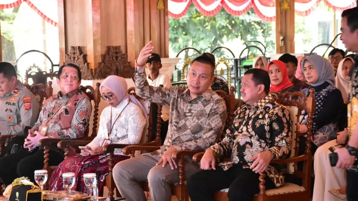 Sumedang Ngabatik 2026 Resmi Dibuka, Bupati Dony: Saatnya Sumedang Punya Identitas Batik Sendiri Pemerintah Kabupaten Sumedang mendorong lahirnya motif batik khas Sumedang yang mampu merepresentasikan sejara