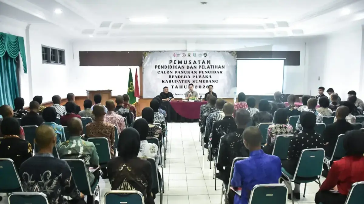 Sebanyak 54 calon Pasukan Pengibar Bendera Pusaka (Paskibraka) Kabupaten Sumedang 2026 mendapat pembekalan kh