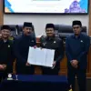 Pemkab dan DPRD Sumedang sepakat dan menandatangi Nota Kesepakatan KUA dan PPAS 2027 dalam Rapat Paripurna DP