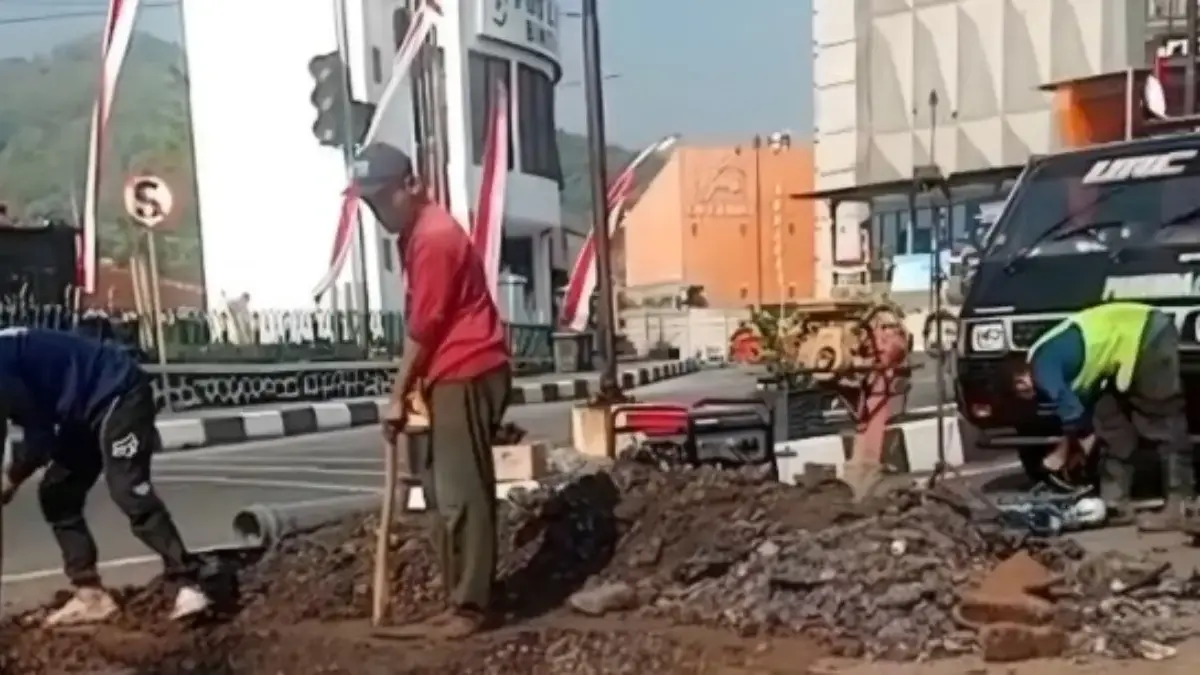 Perbaikan Pipa WTP Nanggorak Terkendala Cor Beton 60 Sentimeter Perbaikan Pipa WTP Nanggorak Terkendala Cor Beton 60 Sentimeter