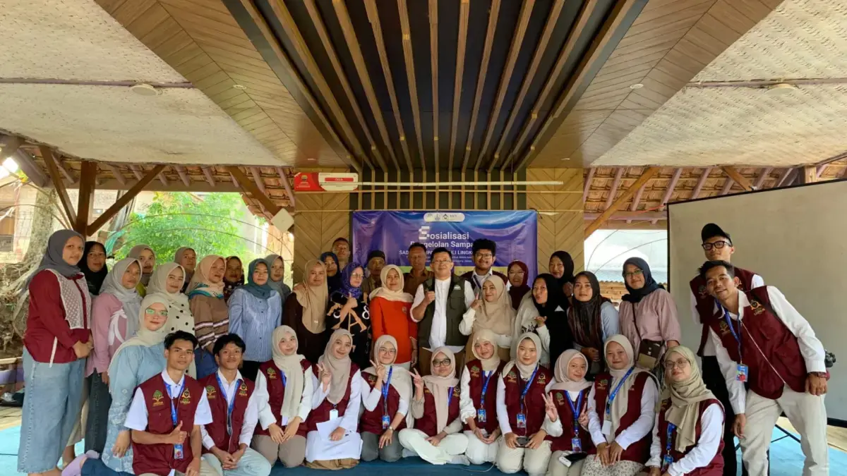 KKN UNINUS Kelompok 25 dan 26 Dorong Warga Rancakalong Pilah Sampah dari Rumah