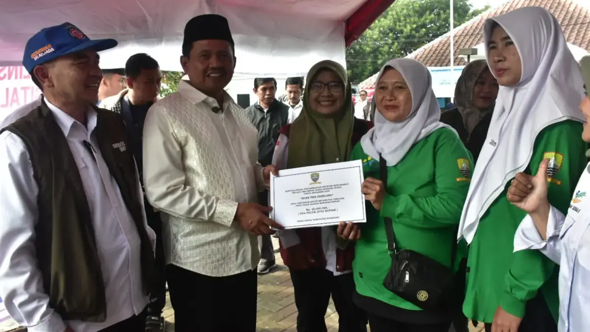 Dari Penerima PKH hingga Mandiri, Deti Dapat Bantuan KUBE Rp 20 Juta untuk Kembangkan Usaha Deti Kurnia (47), warga Desa Cibeureum Kulon, Kecamatan Cimalaka, menjadi contoh keberhasilan penerima bantuan