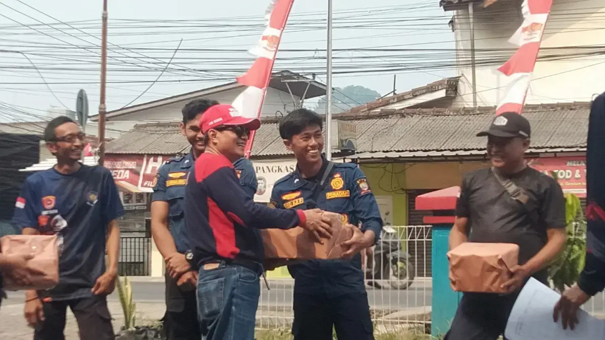 Damkar Ikut Perlombaan Damkar Perdana
