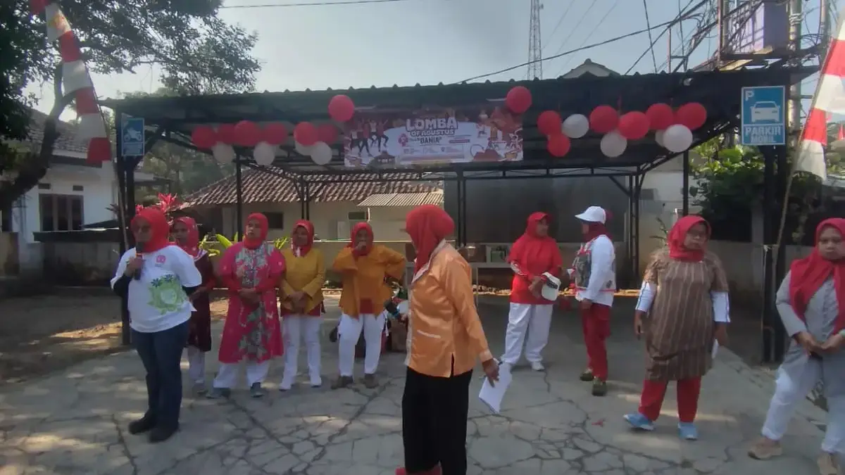 Senam Dania Sambut Lomba Agustusan Senam Dania Sambut Lomba Agustusan