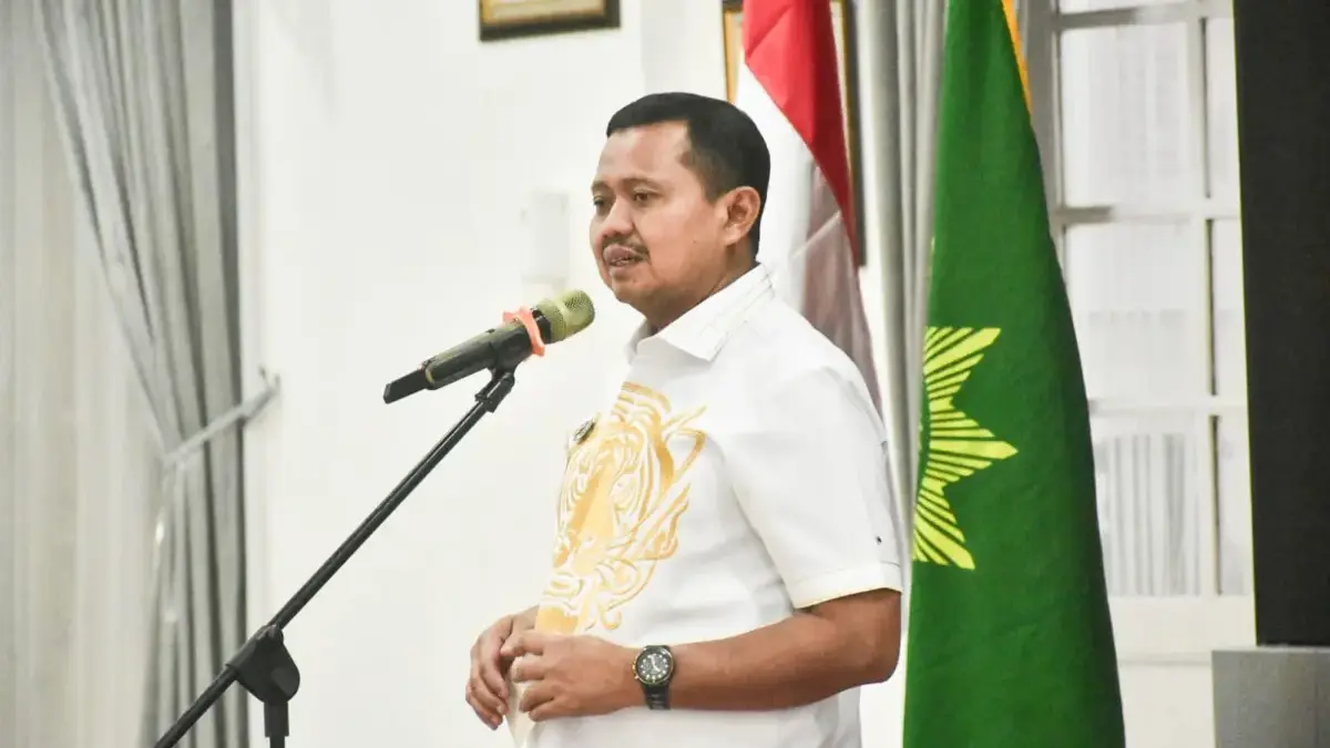 Bupati Dony Pilih Diam Soal Wabup: Jangan Berasumsi! Dony menyerahkan persoalan tersebut kepada tim investigasi yang dibentuk Gubernur Jawa Barat Dedi Mulyadi.