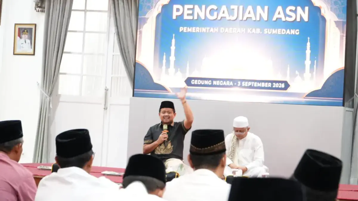 Bupati Dony Minta ASN Pegang Teguh Aturan Bupati Dony Minta ASN Pegang Teguh Aturan
