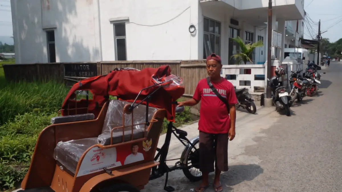 Becak Listrik Jadi Harapan Yayat Becak Listrik Jadi Harapan Yayat