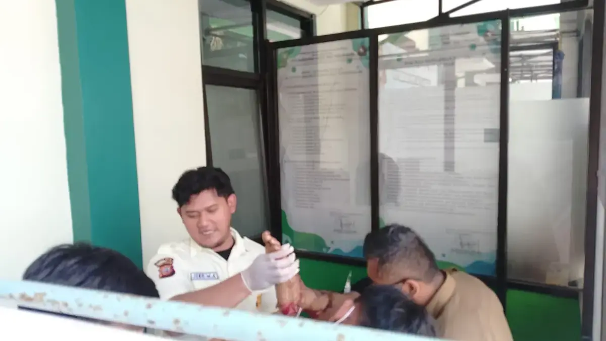 Tronton Tabrak Dua Motor Kecelakaan Di Tanjungsari Menewaskan Satu Pengendara Tronton Tabrak Dua Motor Kecelakaan Di Tanjungsari Menewaskan Satu Pengendara